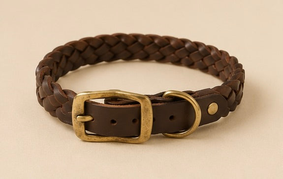 Senna – Geflochtenes Lederhalsband (Cognac)